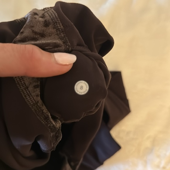 Beautiful Align Cropped Leggings Size 8 - Picture 4 of 5